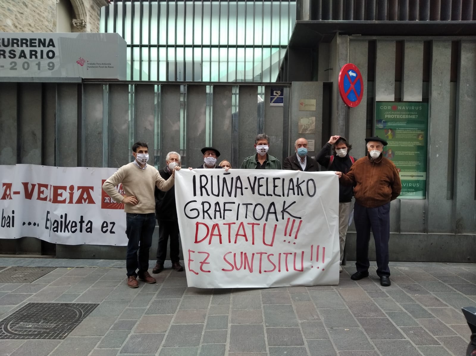 Iruña-Veleiako epaiaren aurrean: ez daitezen grafitoak suntsitzera ausartu!! /  Ante la sentencia de Iruña-Veleia:  ¡¡que no se atrevan a destruir los grafitos!